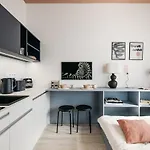 Cute Designer Little Near Castle! Backyard! * プラハ