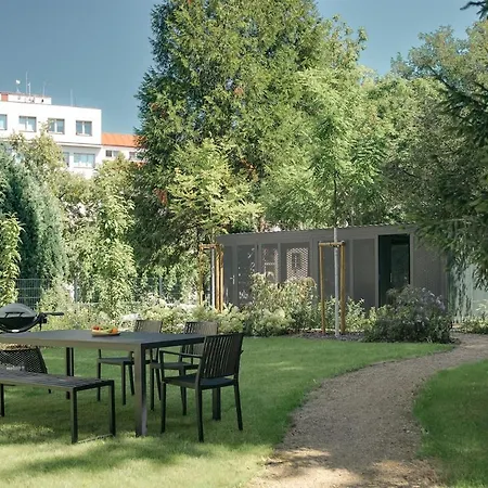 アパート Cute Designer Little Near Castle! Backyard! *