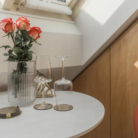 Apartamento Cute Designer Little Near Castle! Backyard! *